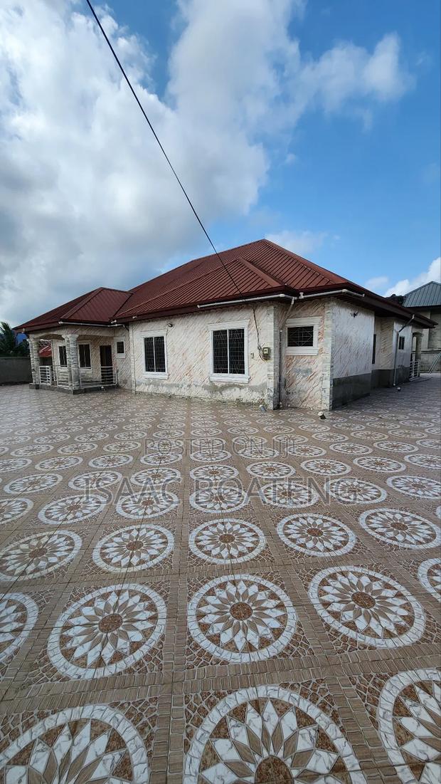5bdrm House in Happy Street Estate, Ejisu-Juaben Municipal for sale · Photo 5