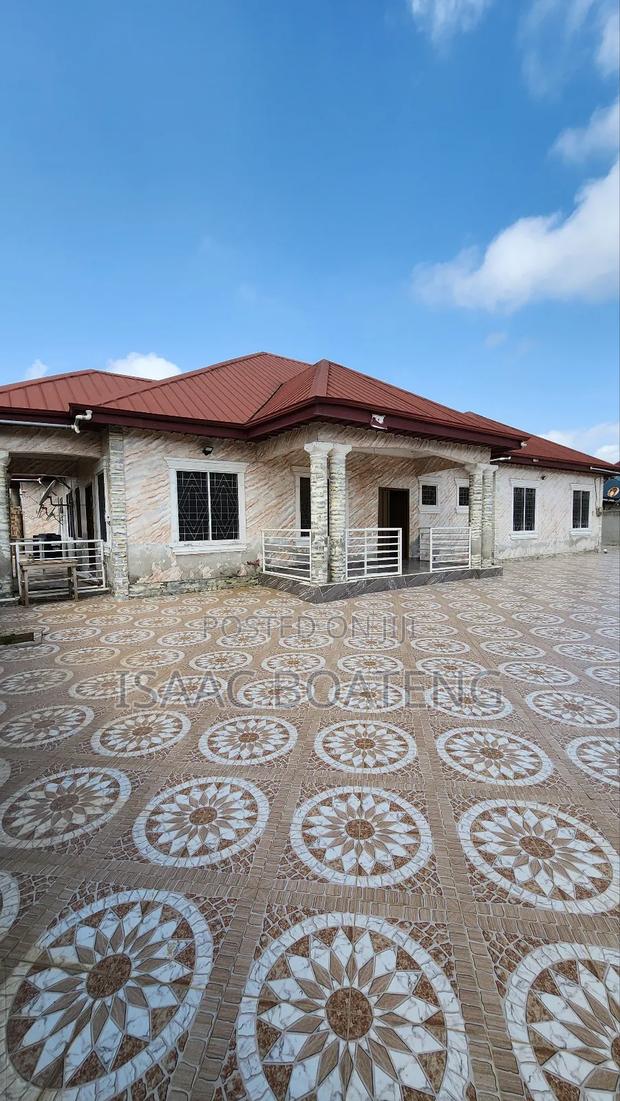 5bdrm House in Happy Street Estate, Ejisu-Juaben Municipal for sale · Photo 6