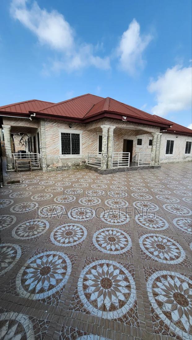 5bdrm House in Happy Street Estate, Ejisu-Juaben Municipal for sale · Photo 7