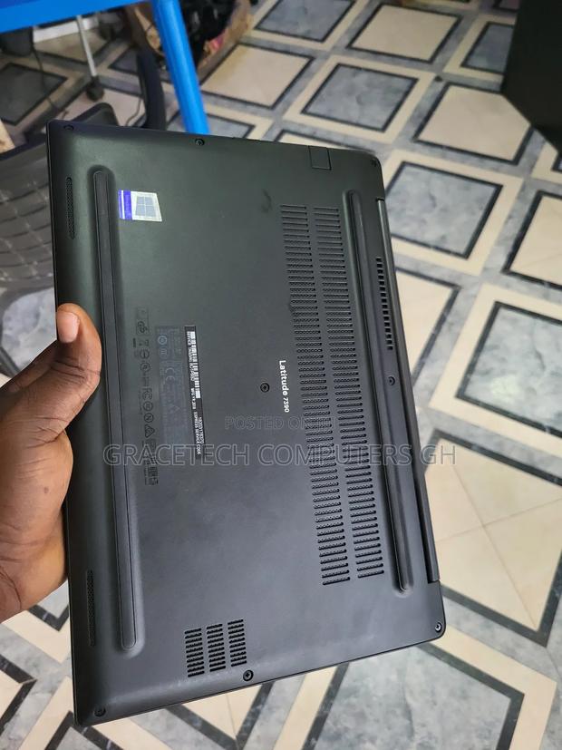 Laptop Dell Latitude 7390 8GB Intel Core I5 SSD 256GB · Photo 3