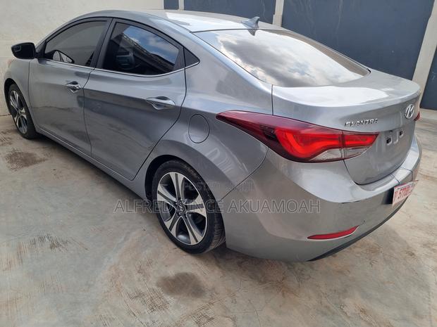Hyundai Elantra Limited PZEV 4dr Sedan (1.8L 4cyl 6A) 2015 Gray · Photo 3