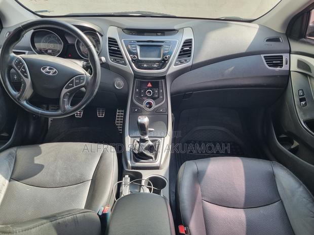 Hyundai Elantra Limited PZEV 4dr Sedan (1.8L 4cyl 6A) 2015 Gray · Photo 4