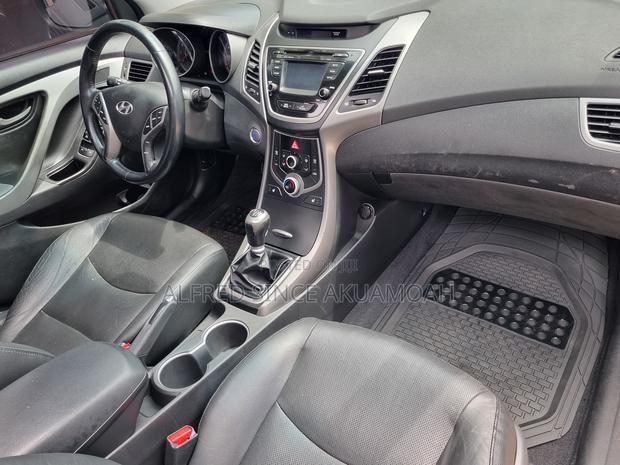 Hyundai Elantra Limited PZEV 4dr Sedan (1.8L 4cyl 6A) 2015 Gray · Photo 8