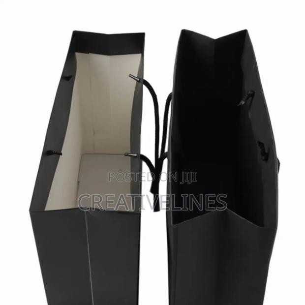 Black Elegant Bag. · Photo 3