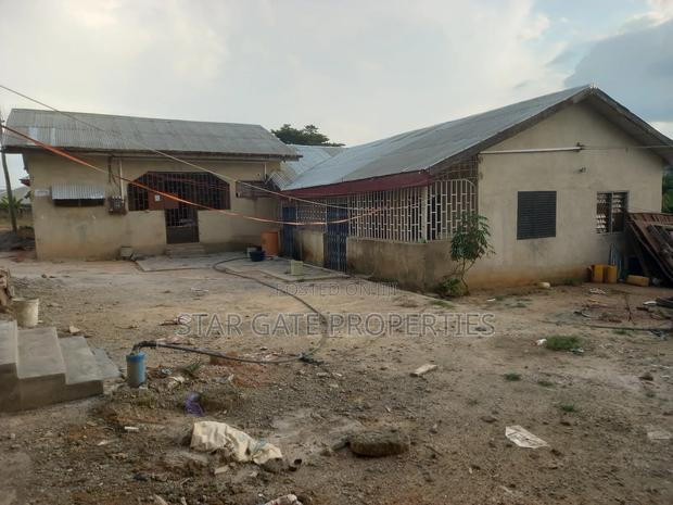 10bdrm House in Kodie Danase, Kumasi Metropolitan for sale · Photo 4
