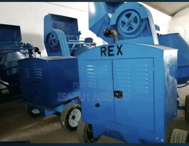 Concrete Mixers · Photo 3