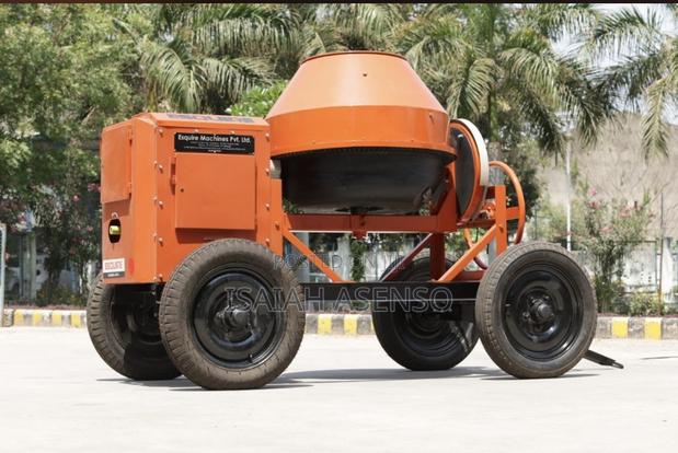 Concrete Mixers · Photo 2
