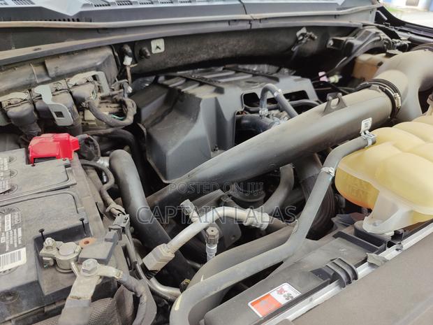 Ford F-150 Lariat 4x4 SuperCrew Cab Styleside 5.5 ft. box 145 in. WB · Photo 8