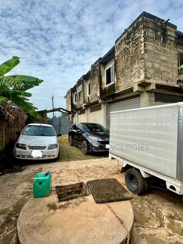 6bdrm House in Kumasi Metropolitan for sale · Photo 3
