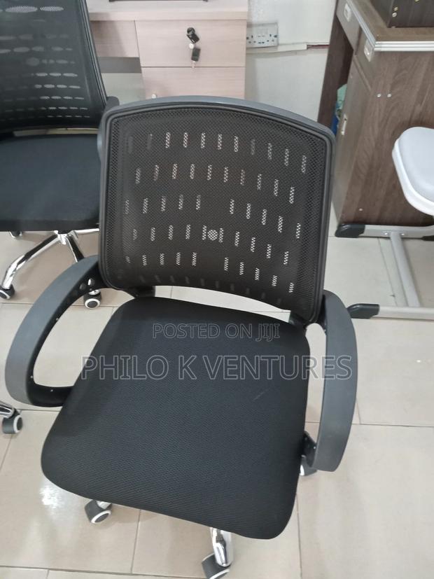 Quality Foam Visitors Chair · Photo 1