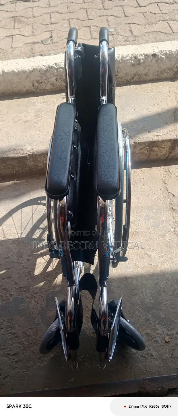 Foldable Wheel Wheelchair · Photo 2