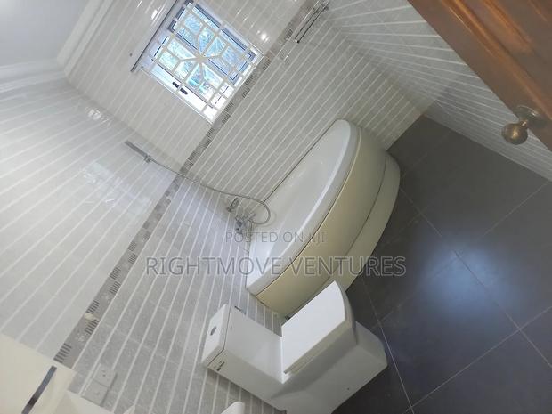 5 Master Bedrooms House at Fijai · Photo 5