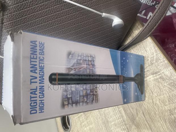 High Gain Magnetic Base Indoor Digital Antenna · Photo 1