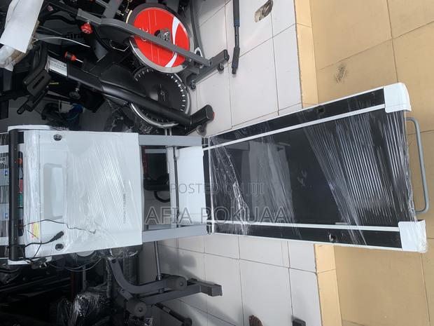 Compact Horizon Treadmill 125kg · Photo 4