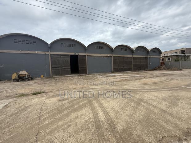 Weija 800 Square Meter Warehouse for Rent · Photo 3