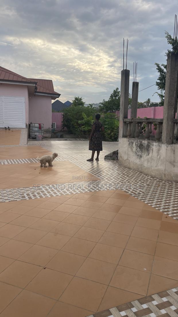 Furnished 3bdrm House in Sefdard Real Estate, Amasaman for sale · Photo 5