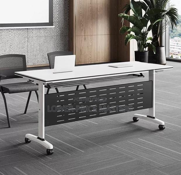 Foldable Conference Table · Photo 1