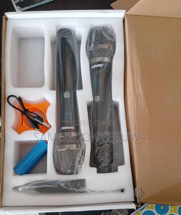 Shure Universal Wireless 2 Handles Microphone -BLX 82 · Photo 1