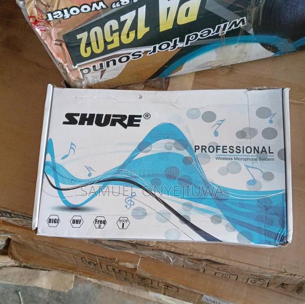 Shure Universal Wireless 2 Handles Microphone -BLX 82 · Photo 2