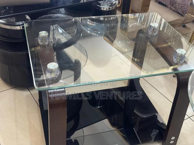 Beautiful Center Table · Photo 1