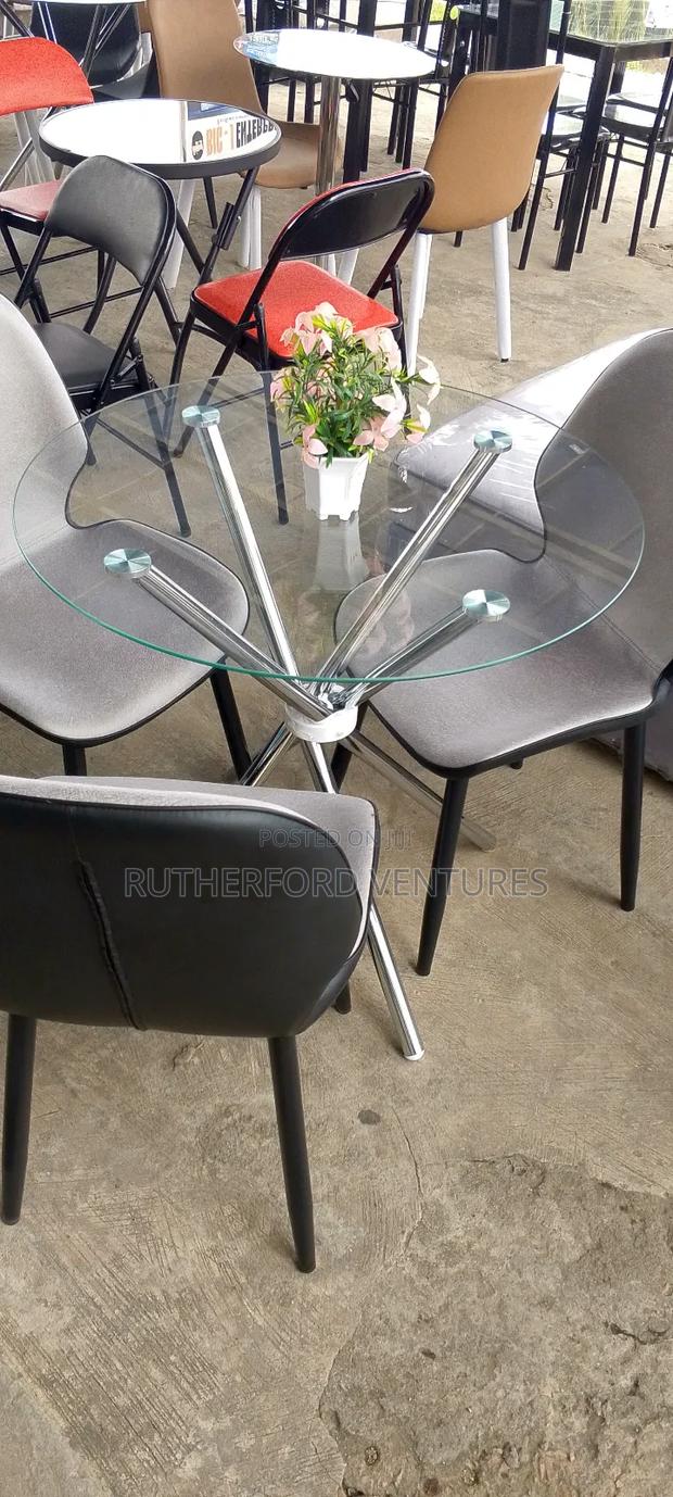 Classic Plain Dining Table and Chairs · Photo 1