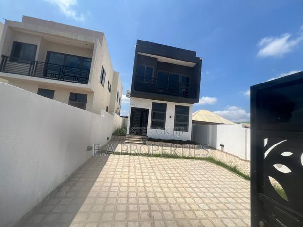 4bdrm House in E A Properties, Sakumono for sale · Photo 1