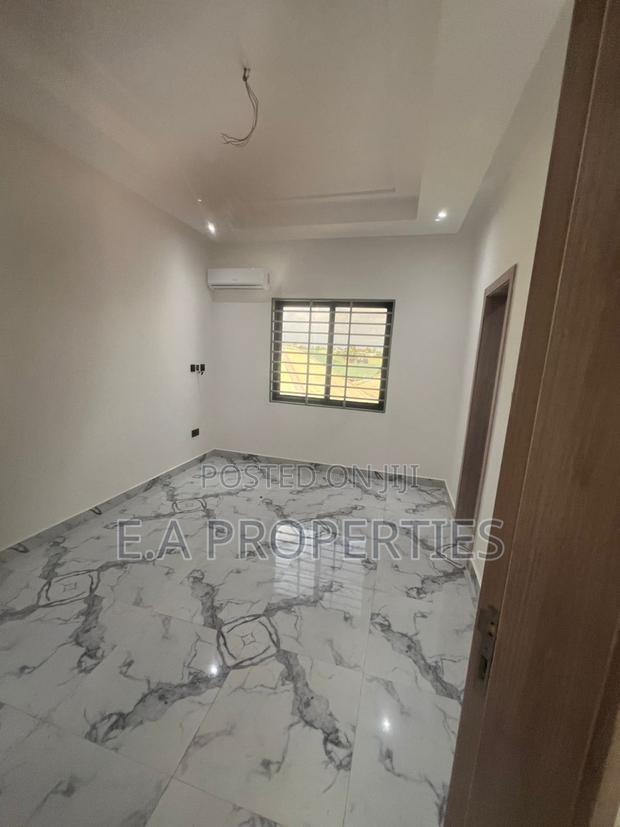 4bdrm House in E A Properties, Sakumono for sale · Photo 3