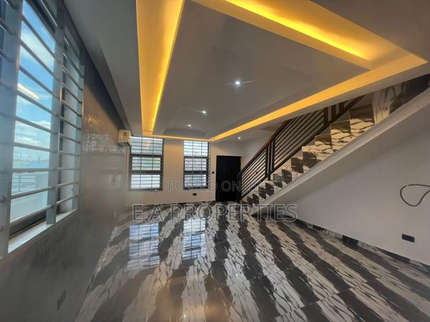 4bdrm House in E A Properties, Sakumono for sale · Photo 4