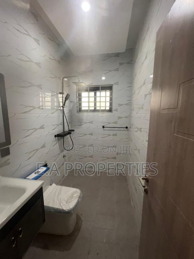 4bdrm House in E A Properties, Sakumono for sale · Photo 6