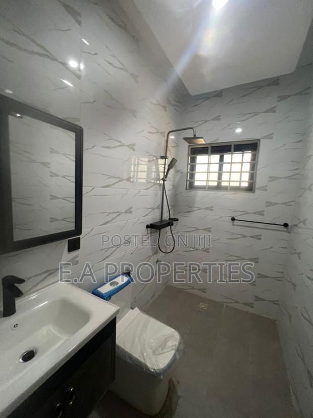 4bdrm House in E A Properties, Sakumono for sale · Photo 8