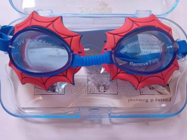 Cartoon Swimming Goggles · Photo 1