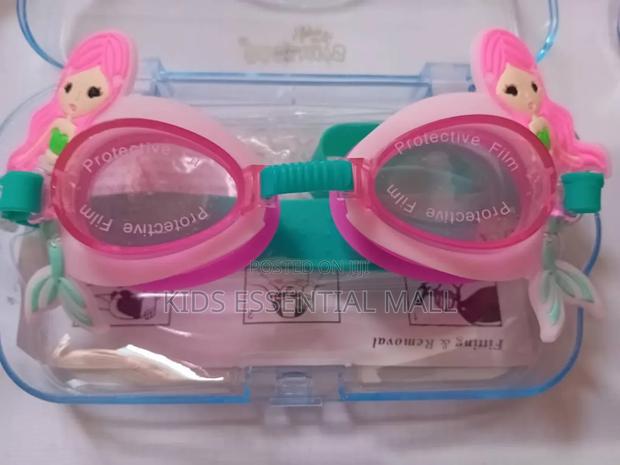 Cartoon Swimming Goggles · Photo 3
