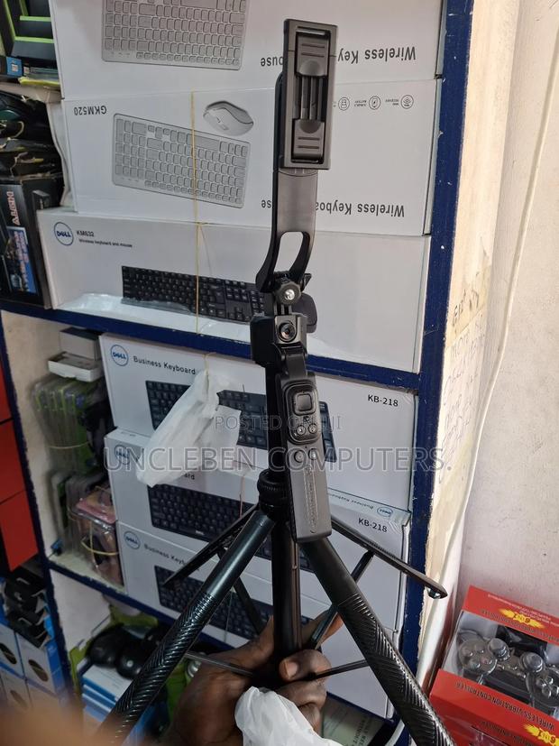 Ai 360 Face Tracking Selfie Stick · Photo 3
