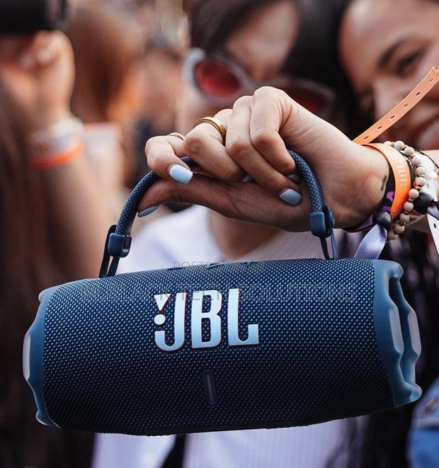 JBL Charge 6 Portable Bluetooth Speaker · Photo 2