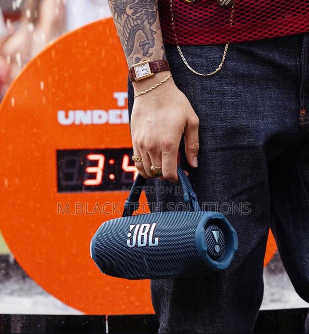 JBL Charge 6 Portable Bluetooth Speaker · Photo 3