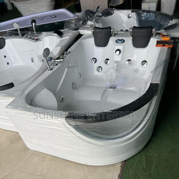 Double Jacuzzi · Photo 1