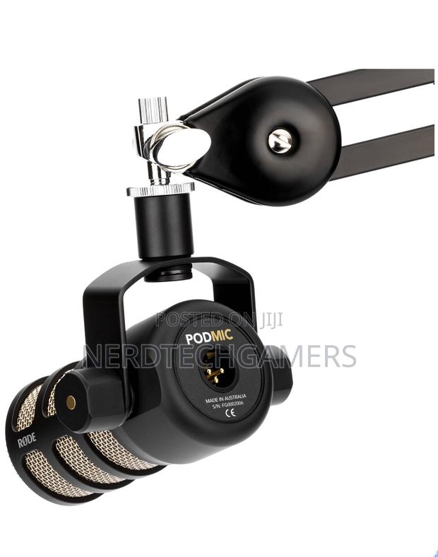 Rode Podmic Dynamic Podcasting Microphone (Black) · Photo 4