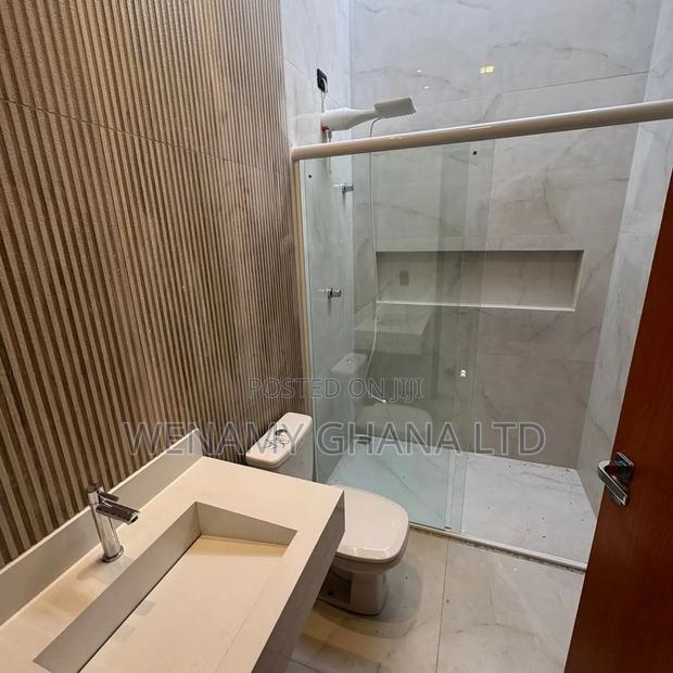 3bdrm House in Accra for sale · Photo 8