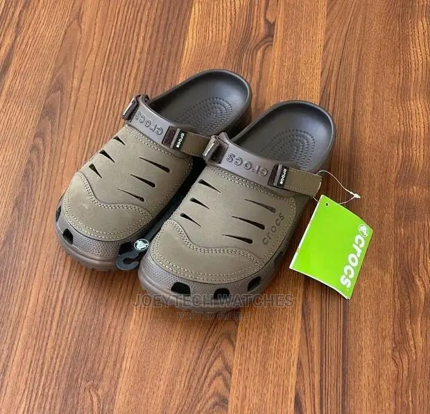 Crocs Unisex Sandals · Photo 1
