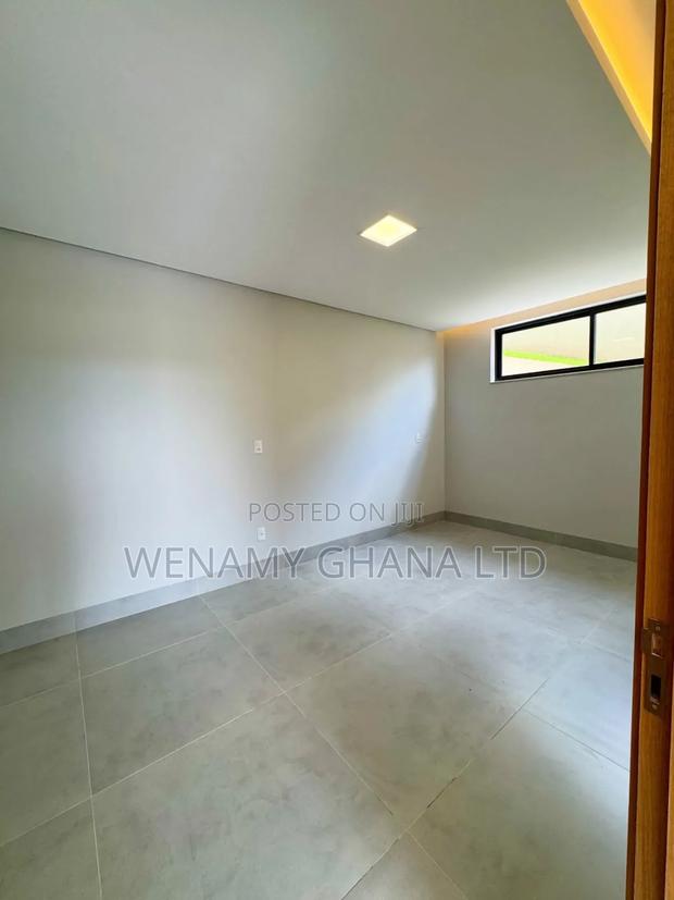 5bdrm House in Accra for sale · Photo 8