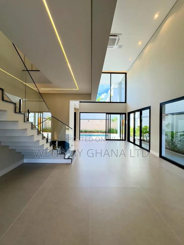 4bdrm Duplex in Accra for sale · Photo 2