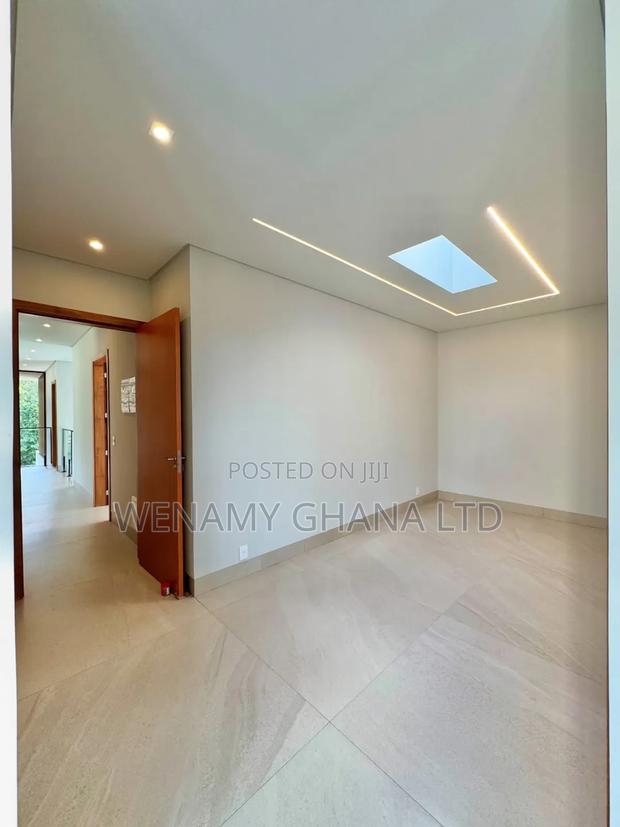 4bdrm Duplex in Accra for sale · Photo 5