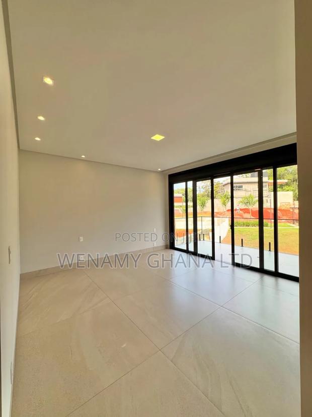 4bdrm Duplex in Accra for sale · Photo 6