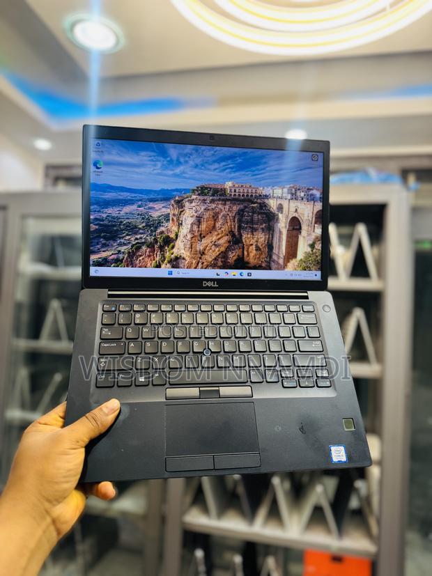 Laptop Dell Latitude 7490 8GB Intel Core i5 SSD 256GB · Photo 1