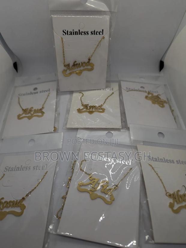 Female Names Ladies Necklace · Photo 1