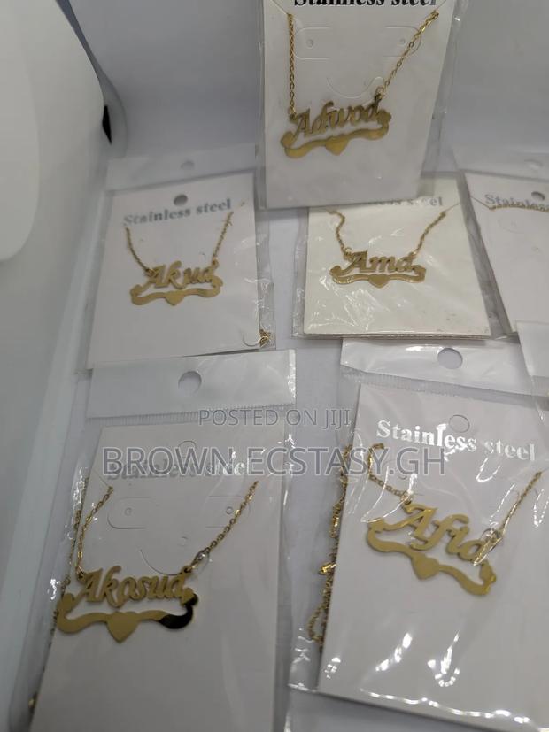 Female Names Ladies Necklace · Photo 2