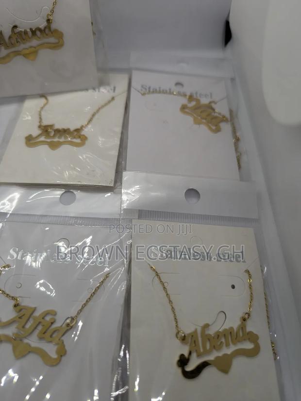 Female Names Ladies Necklace · Photo 3