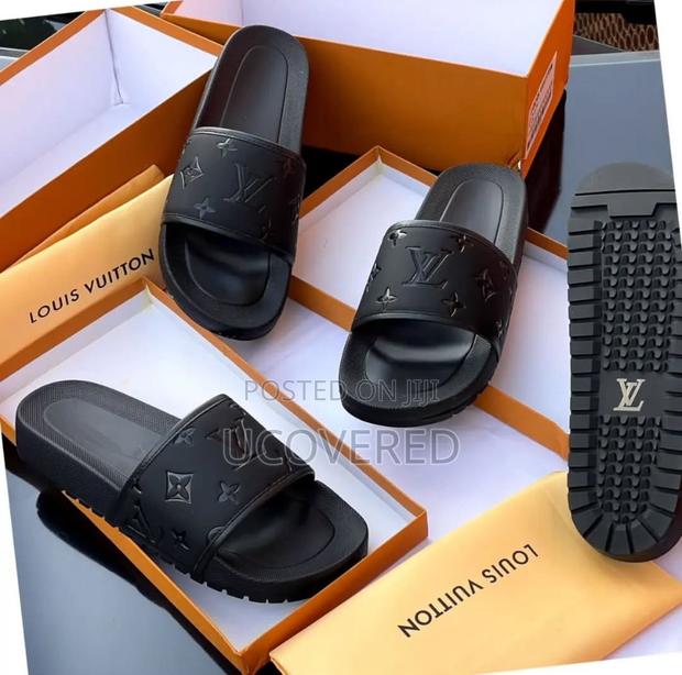 Louis Vuitton Home Non-Slip Open Toe Slippers Unisex · Photo 2