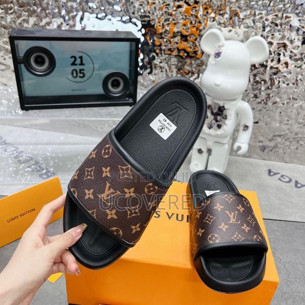 Louis Vuitton Home Non-Slip Open Toe Slippers Unisex · Photo 7