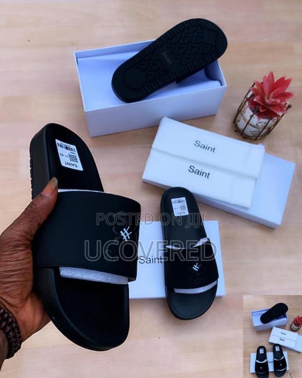 Saint Home Non-Slip Open Toe Slippers Unisex · Photo 1